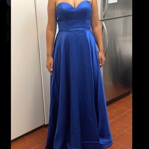 Trending color, beautiful dress, size 8